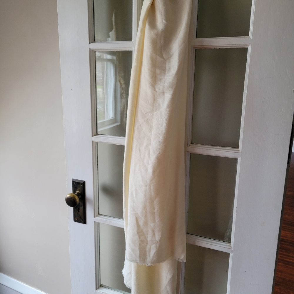 Nine West White Polyester/Rayon Scarf with Fringe Lightweight One Size NWT - Picture 3 of 7